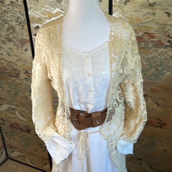 100% Cream Open Weave Sweater And Belt - Picture 2 of 8